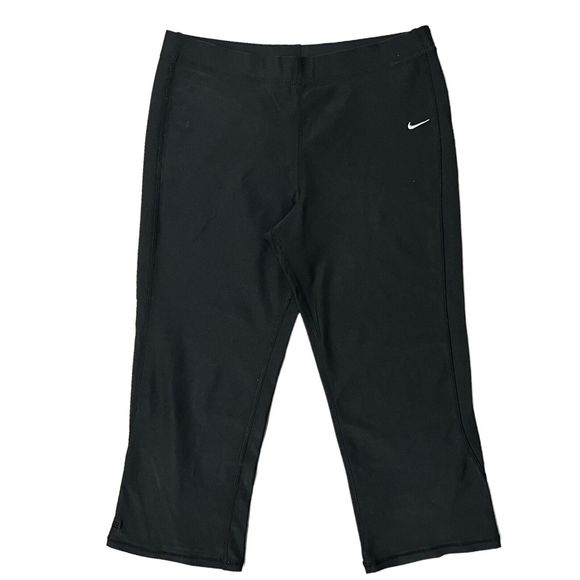 Nike Dri Fit Women’s Black cropped Yoga Pants Size Small - Picture 1 of 6